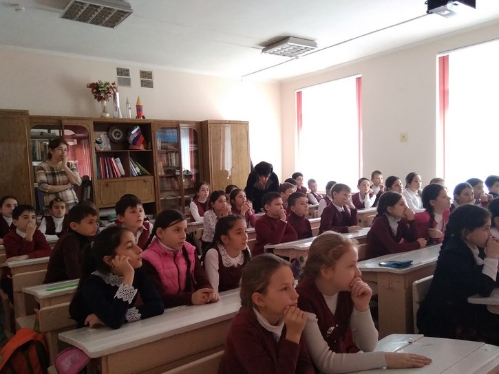 Учащиеся 4-х кл. слушают рассказы о войне IMG_20181122_143230